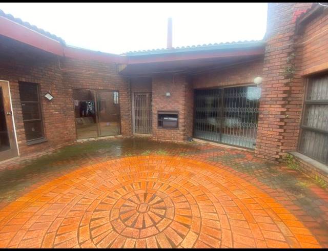 4 BEDROOM HOUSE FOR SALE IN EASTDENE